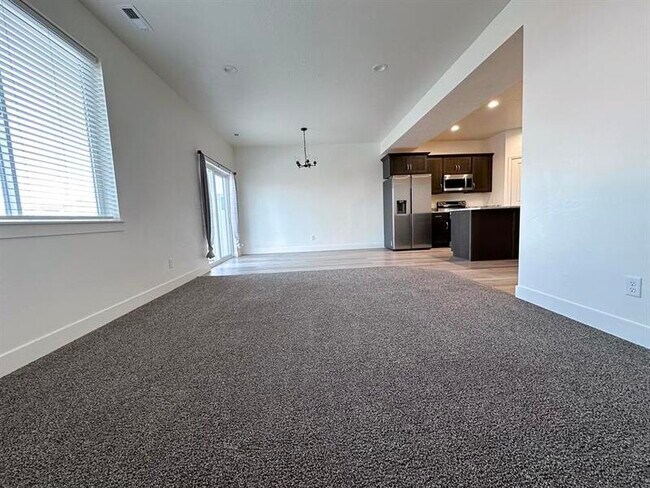 Photo - 225 950 E Unit 75