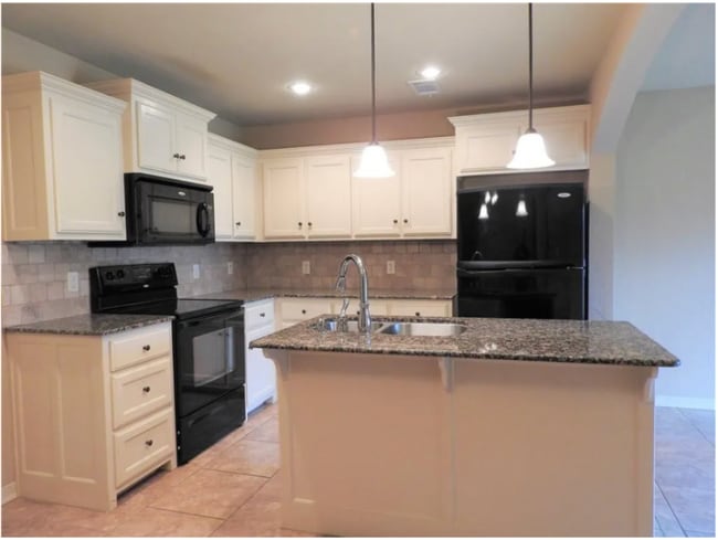 Photo - 2009 SW Stonegrove Rd