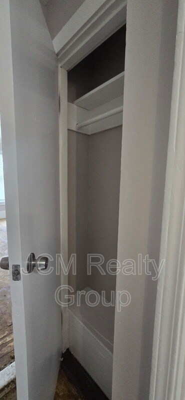 Photo - 52- 54  Blue Hill Ave Unidad 2 / 2snd Floor -   3 /  3rd Floor