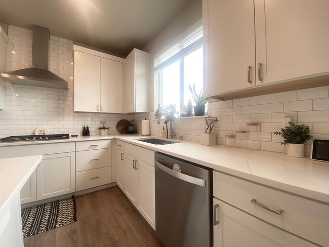 Photo - Modern Bonney Lake Home w/ AC  **SHORT TERM LEASE **