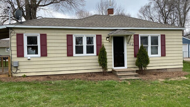 Photo - 2 bedroom, 1 bath home for rent in Evansdale