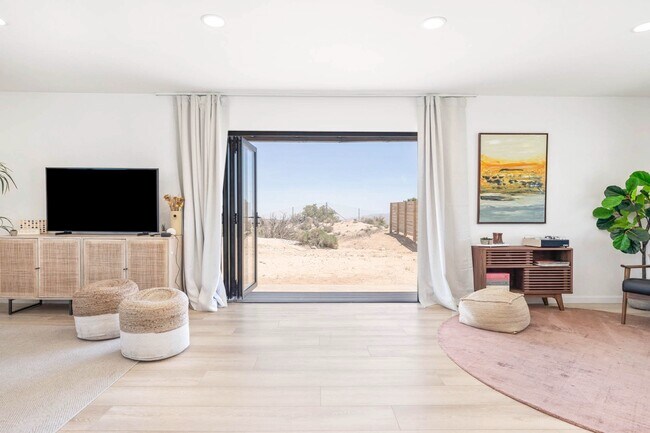 Photo - 56484 Oakwood Dr