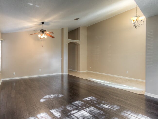 Photo - 16820 Hawkridge Rd