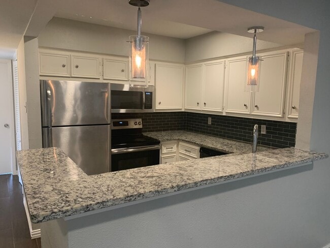 Photo - Modern 2 Bedroom, 2 Bathroom Condo in the Heart of Vibrant Oaklawn!