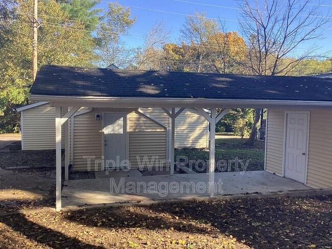 Photo - 535 S Adams St