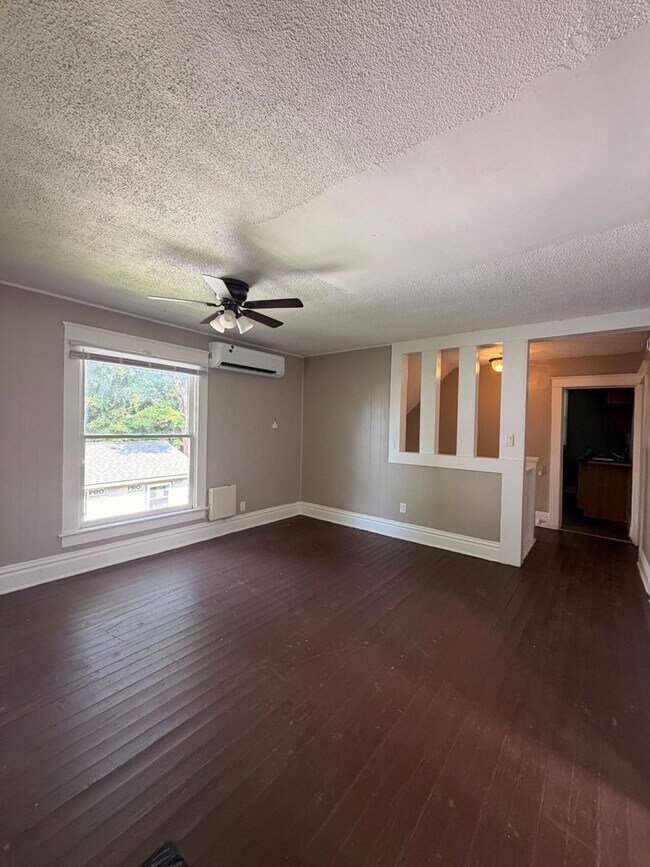 2411 Fox Ave Unit 2411-B