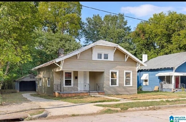 Building Photo - 2824 25th St N Rental