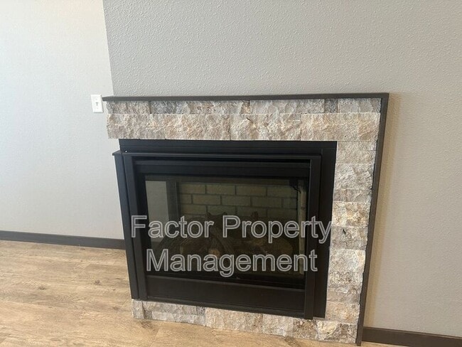 Photo - 304 Prairie Rose Trl