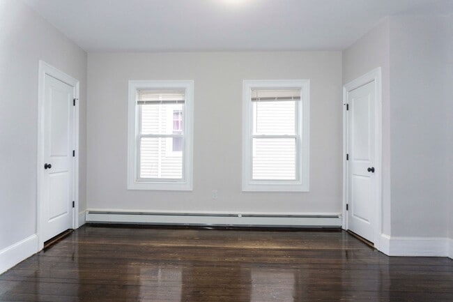 Photo - 3bed apartment in Jamaica Plain is available on 9/1