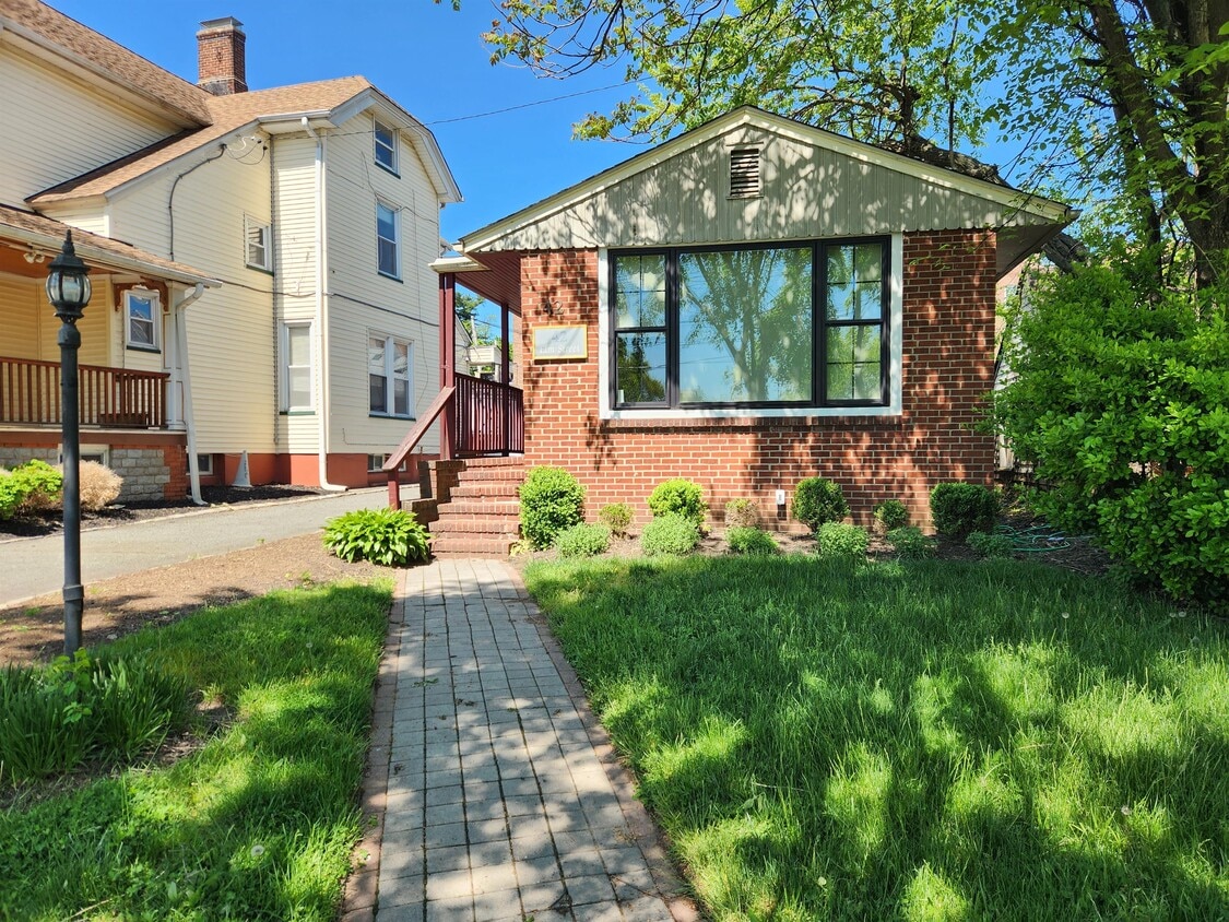 Photo - 42 Elm St (Montclair, NJ)