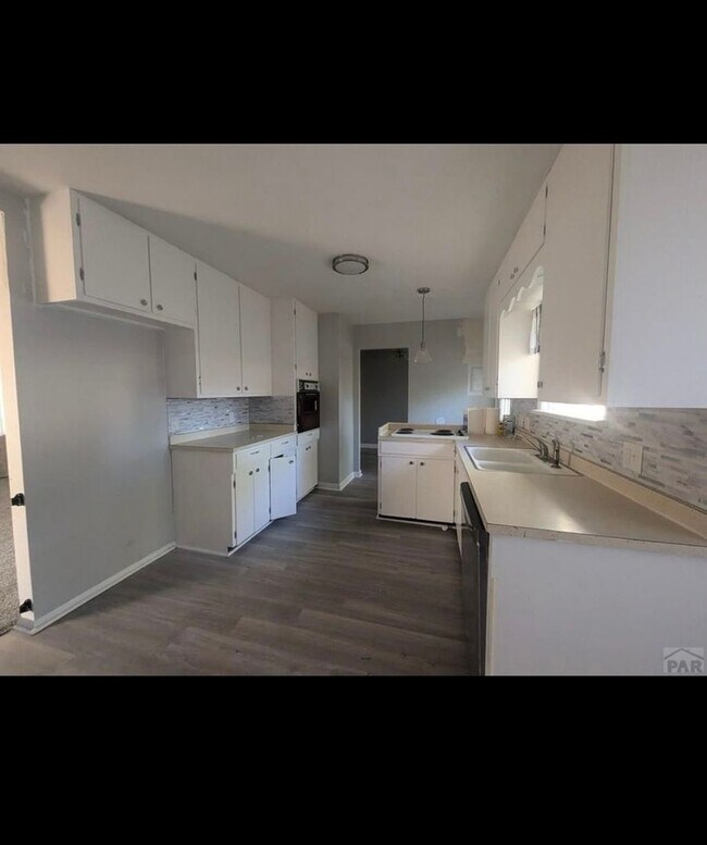 Photo - 404 Homer Ave