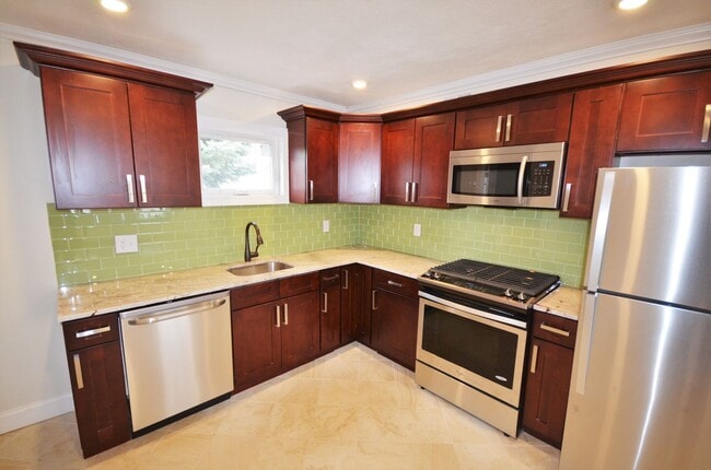 Building Photo - 130 Bro Unit 130 Bro #2