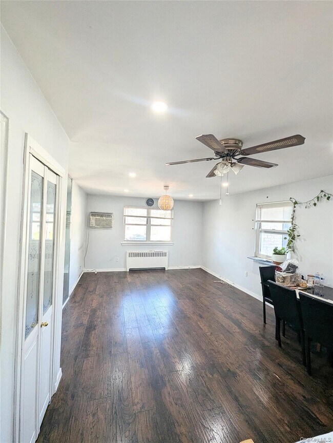 Photo - 82-32 Langdale St Unit 141B