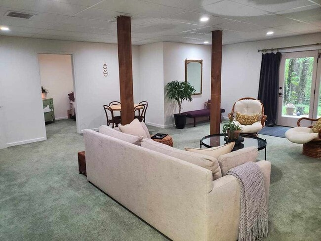 Photo - 10 White Birch Dr