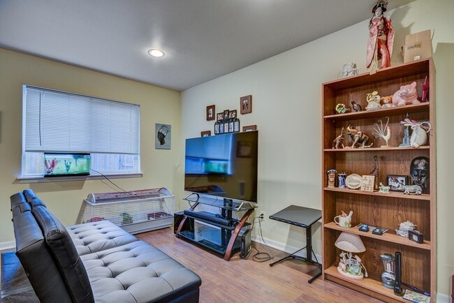 Photo - Spacious 2 Bedroom, 2.5 Bathroom Townhome ...