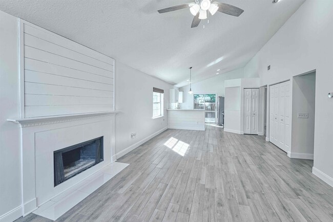 Photo - 303 D St