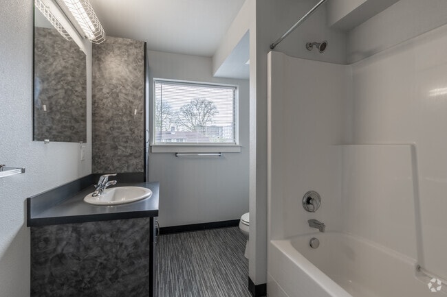 3BR, 2BA - 1,081SF - Bathroom