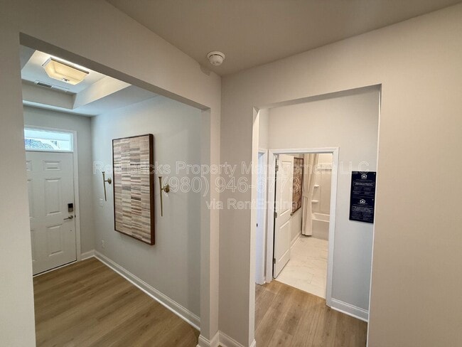 Photo - 1014 Mapletree Ln