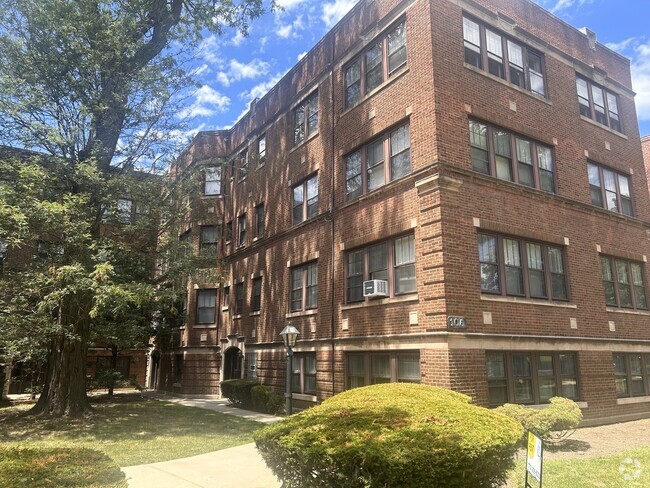 Building Photo - 104 Lincoln Ave Unit 3W Rental