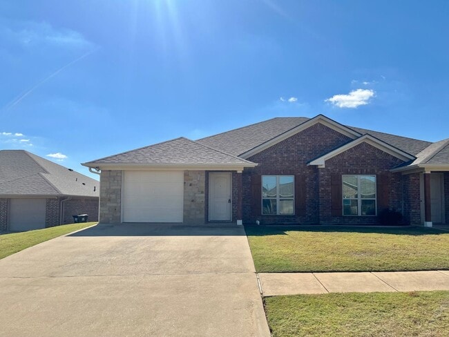 Photo - 319 Princess Place