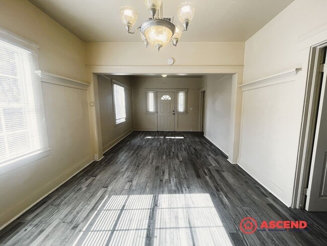 Photo - 1802 Forrest St Unit 1802 Forrest Ave