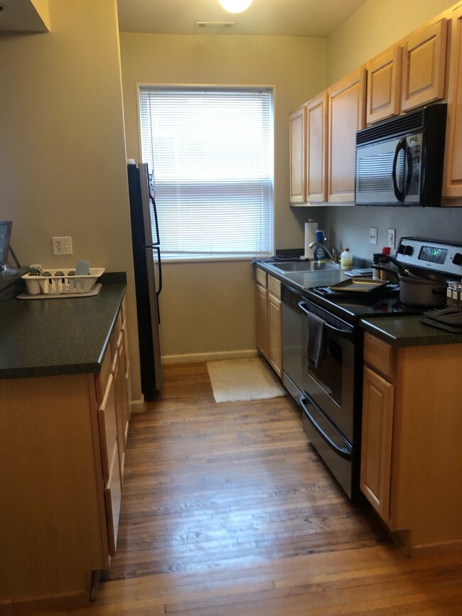 Kitchen - 7224 Wise Ave Unit 7224