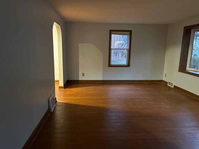 Photo - 645 Minor St