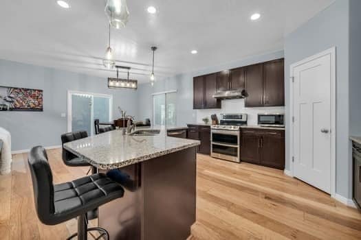 585 W Life Dr
