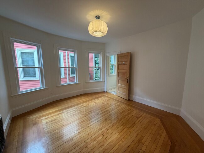 Photo - 1657 Cambridge St Unit 3