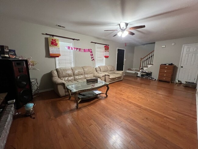 Photo - Charming Home in Country Club Hills – Idea...