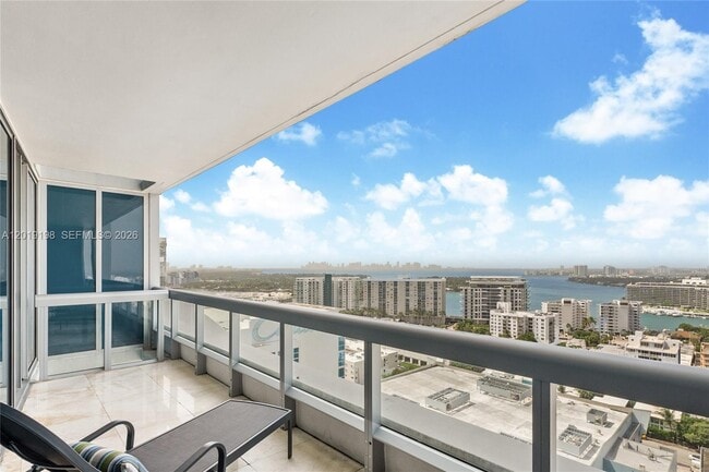 Building Photo - 6899 Collins Ave Unit 2010