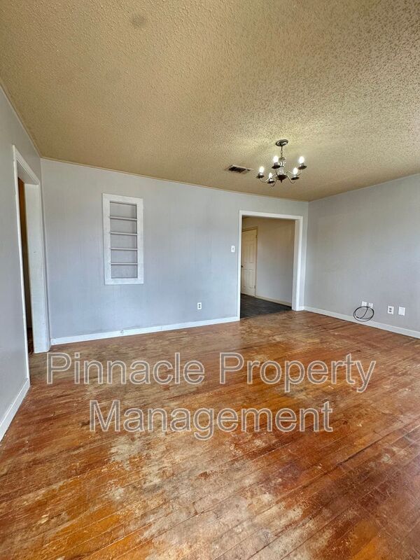 Photo - 309 N Milton St