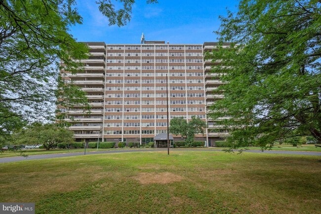 Photo - 302 Barclay Towers Apartamento