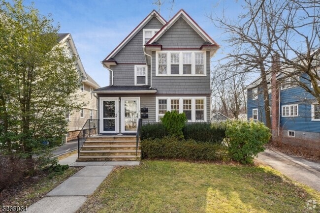 Building Photo - 40 Brookfield Rd Rental