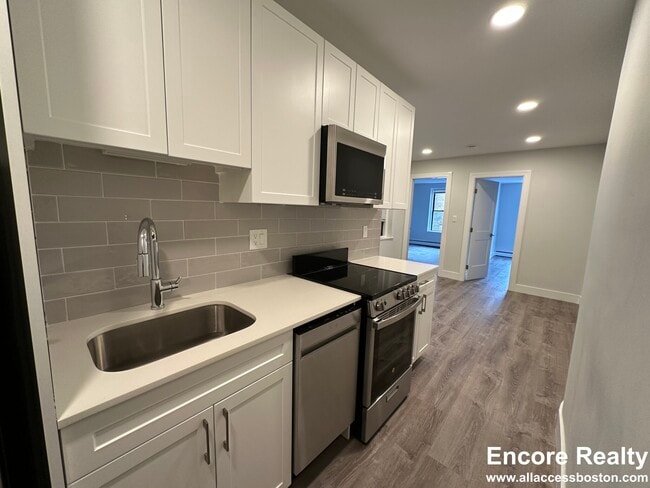 Building Photo - 44 Joy St Unit 6