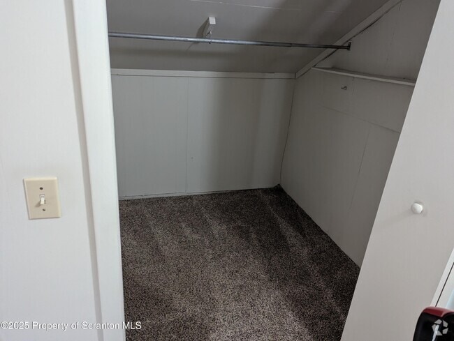 Building Photo - 718 Boulevard Ave Rental