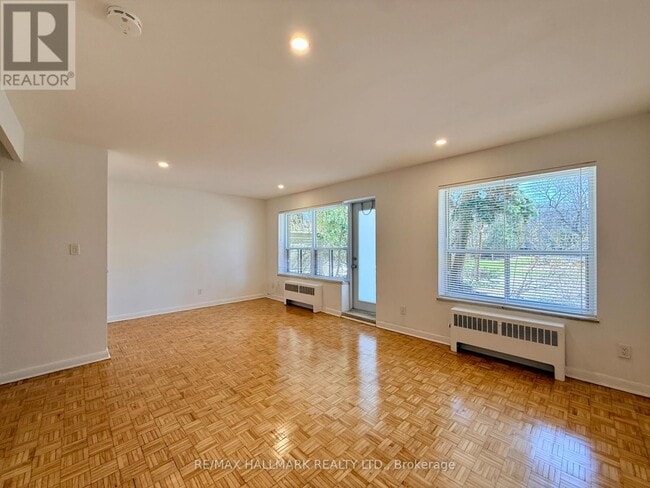 Photo - 30 Upper Canada Dr Unité 111