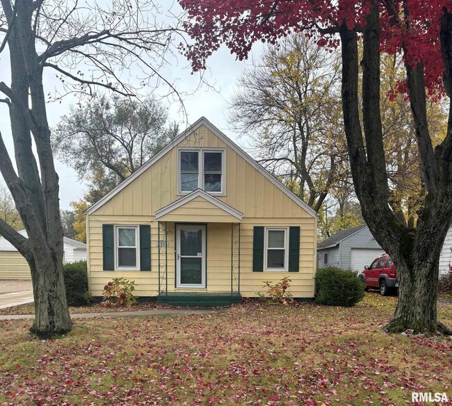 Photo - 1914 W Richwoods Blvd House