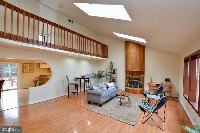 Building Photo - 8421 Alvin Rd