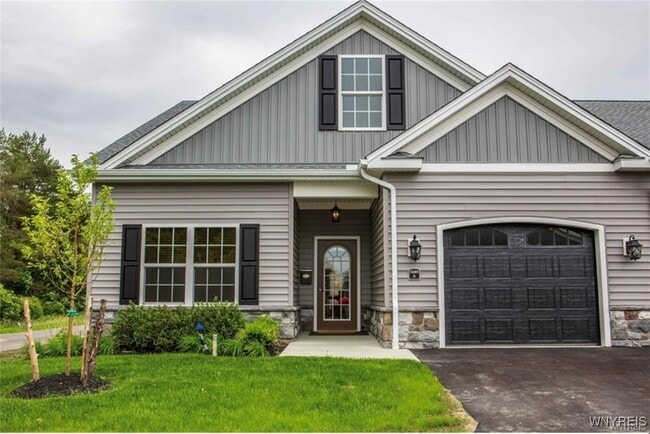 Building Photo - 5281-5287 Chestnut Ridge Rd