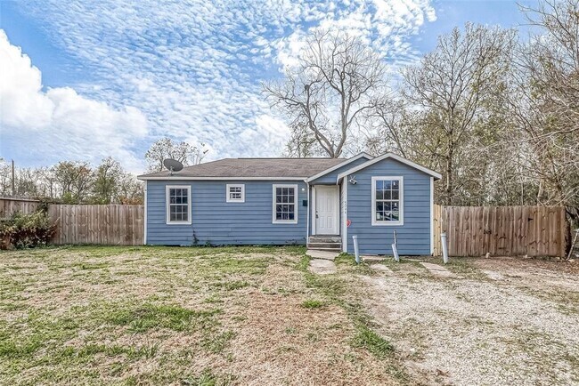 Building Photo - 4006 Sunflower St Rental