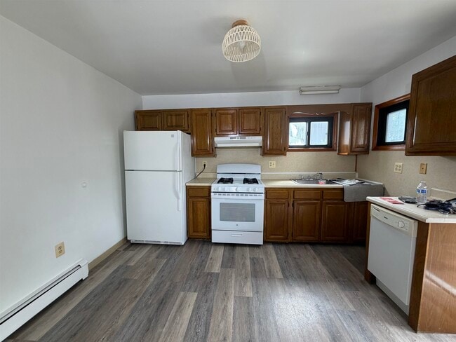 Photo - 57 Wales Ave Unit 2