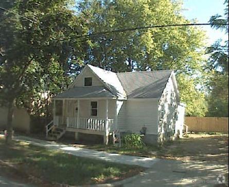 Building Photo - Grand Rapids N.W. Downtown 2 Bdrm Bungalow Rental