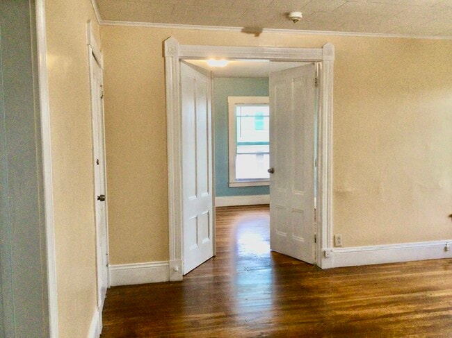 Photo - 32 Dix St Unit 3 bedrooms WPI area