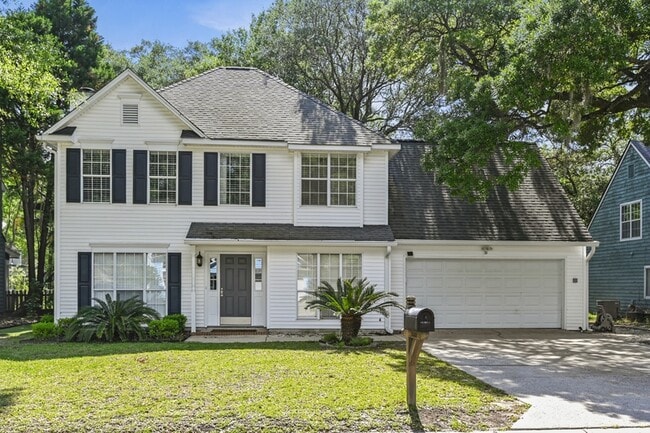 Photo - 1382 Center Lake Dr House