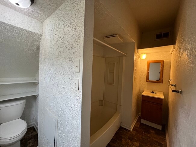 Photo - 1807 Meridian St Unit #2