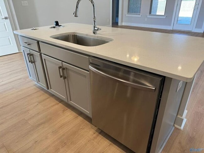 Photo - 172 Shangrila Wy