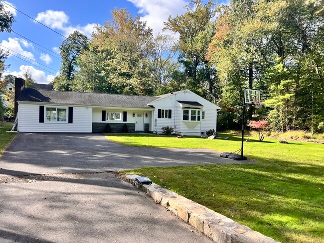 Building Photo - 267 Thunder Hill Dr Rental