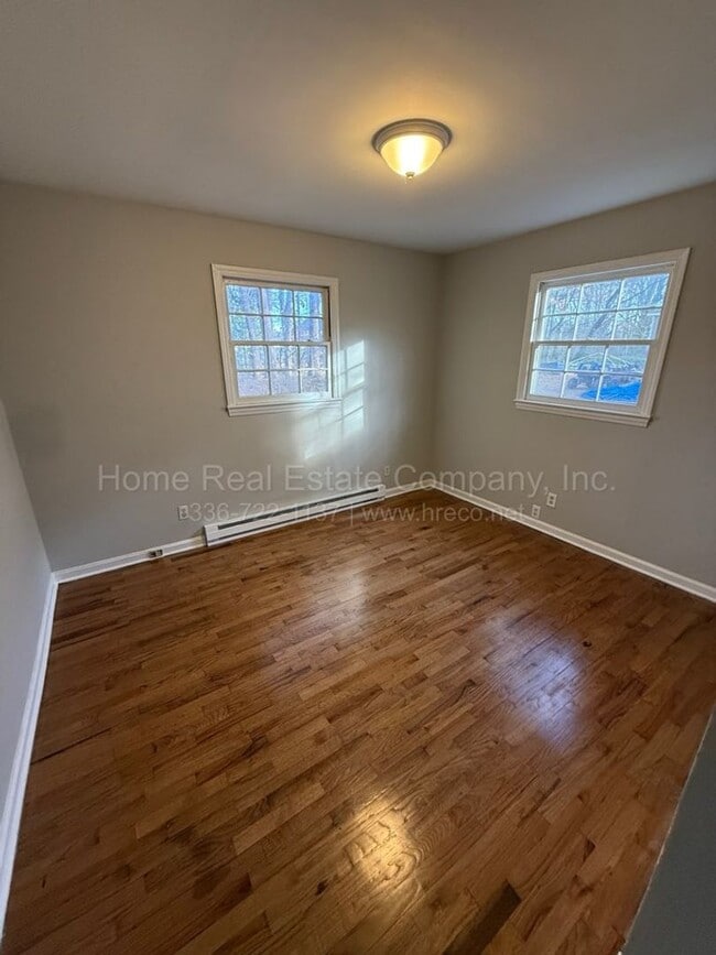 Photo - 3919 Burtis St