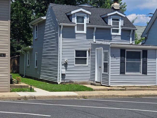 Photo - 563 Pennington Ave